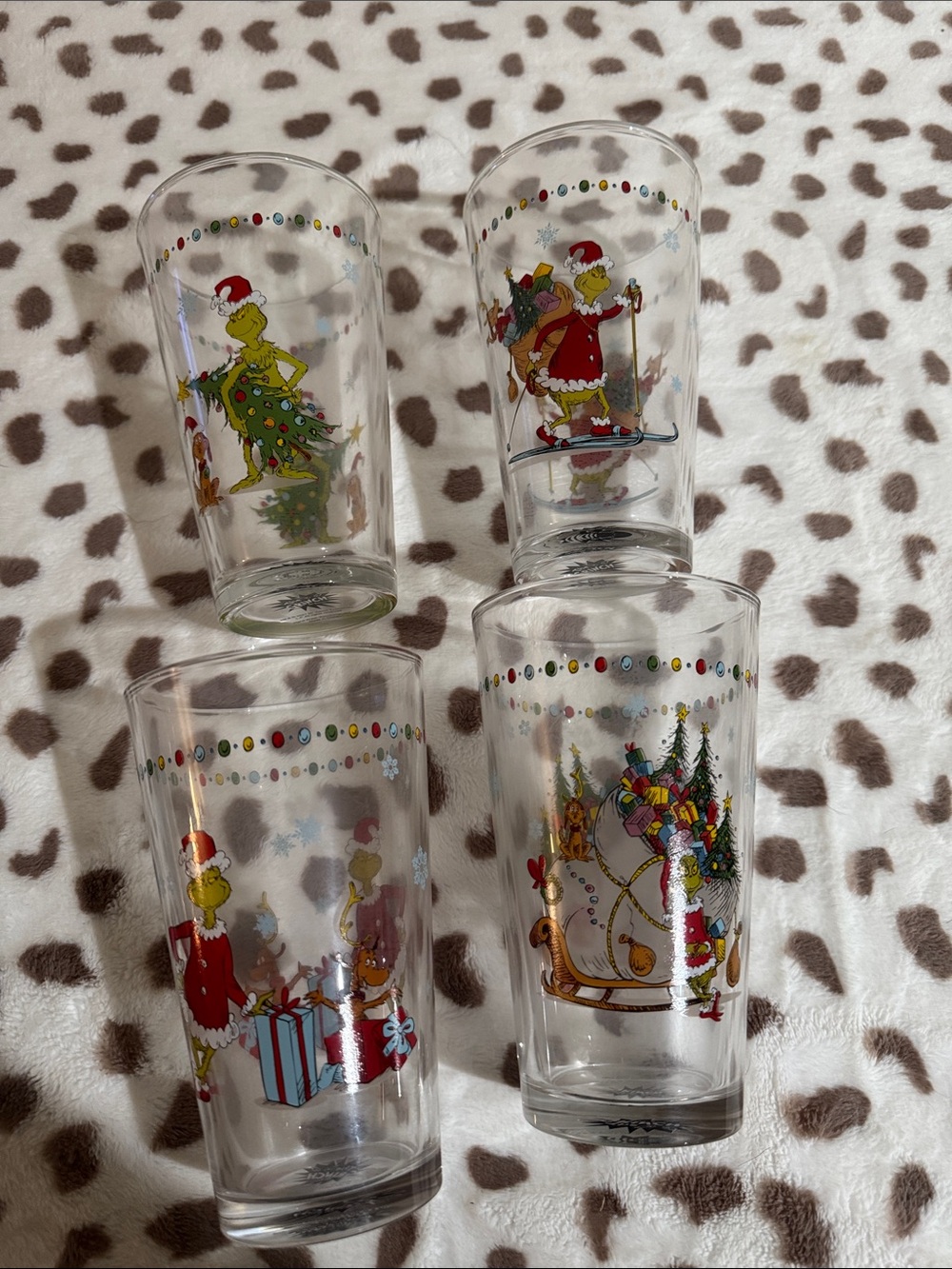Dr. Seuss Grinch Christmas Glass Tumbler - Set of 4, Red & Green Holiday Design